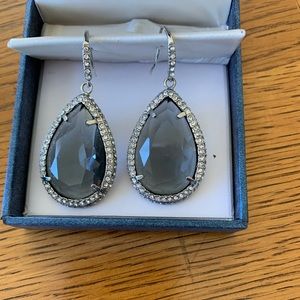 Earrings (FAST SHIPPING)